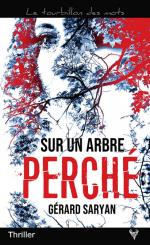sur un arbre perché