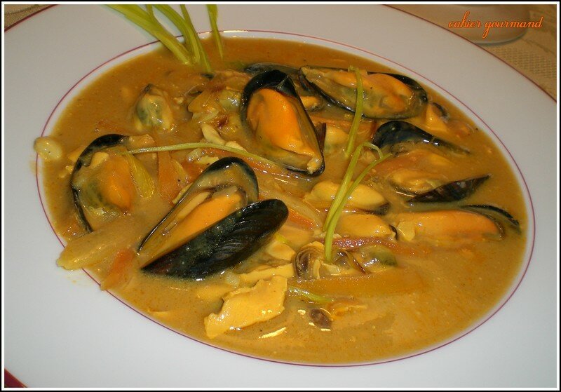 Ulesnage De Moules De Bouchot à La Bisque De Homard Et Safran Cahier Gourmand 