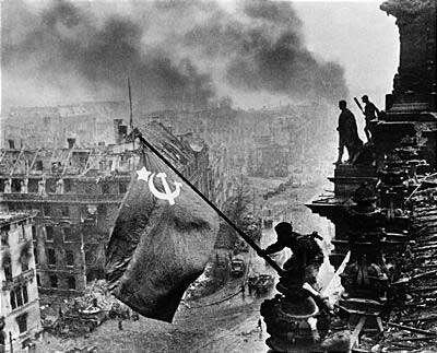 khaldei-berlin-flag