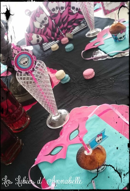 Table anniversaire Monster High fille 9 ans