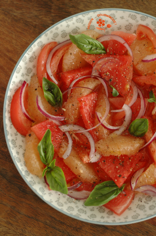 Salade pamplemousse-pastèque-tomate-oignon rouge-huile d'olive vanillée_1