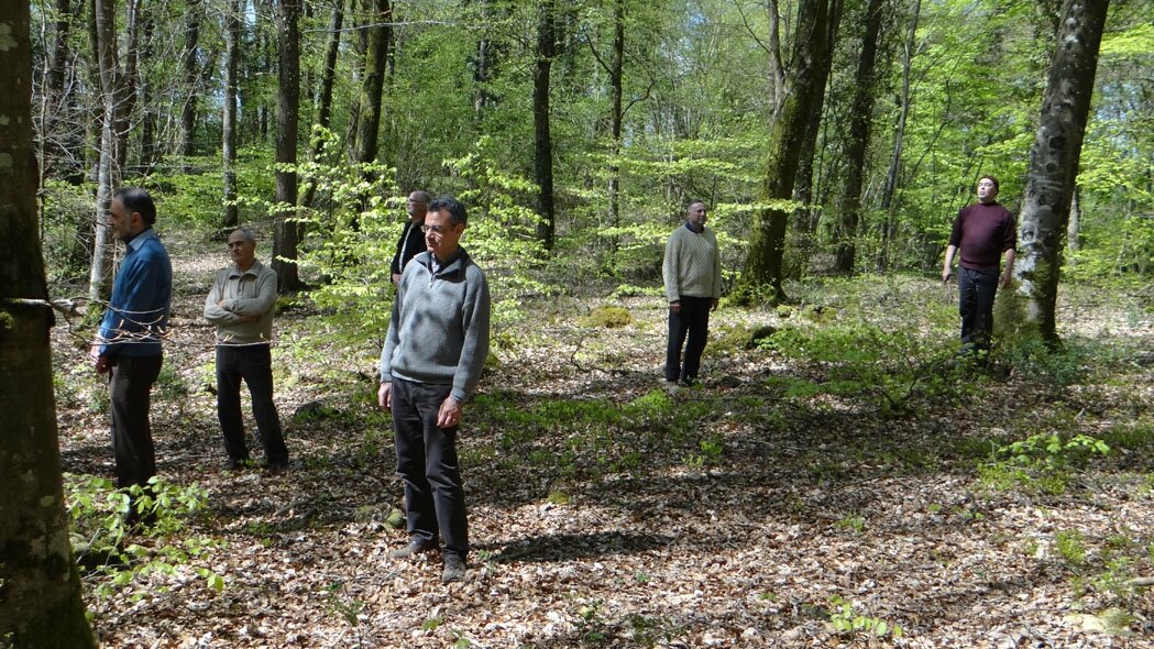 Tournage En Forêt Le 7 Jour Dom Alexis Le Chant Des Pierres - 