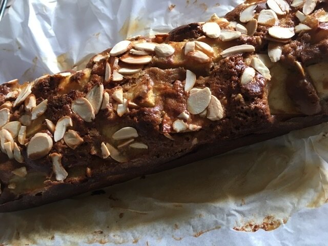 Gateau Au Yaourt Pommes Amandes Pour Vos Palais