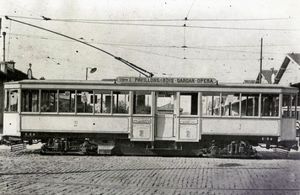 motrice_e_d_un_tramway_electrique_avec_perche_aligre_gare_de_lyon