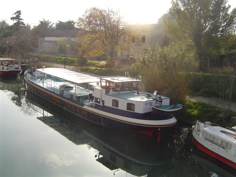 pousseur fluvial a vendre