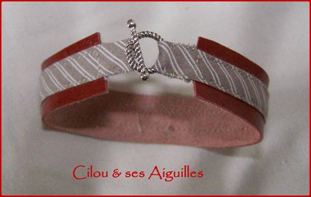 dos_bracelet_rouge