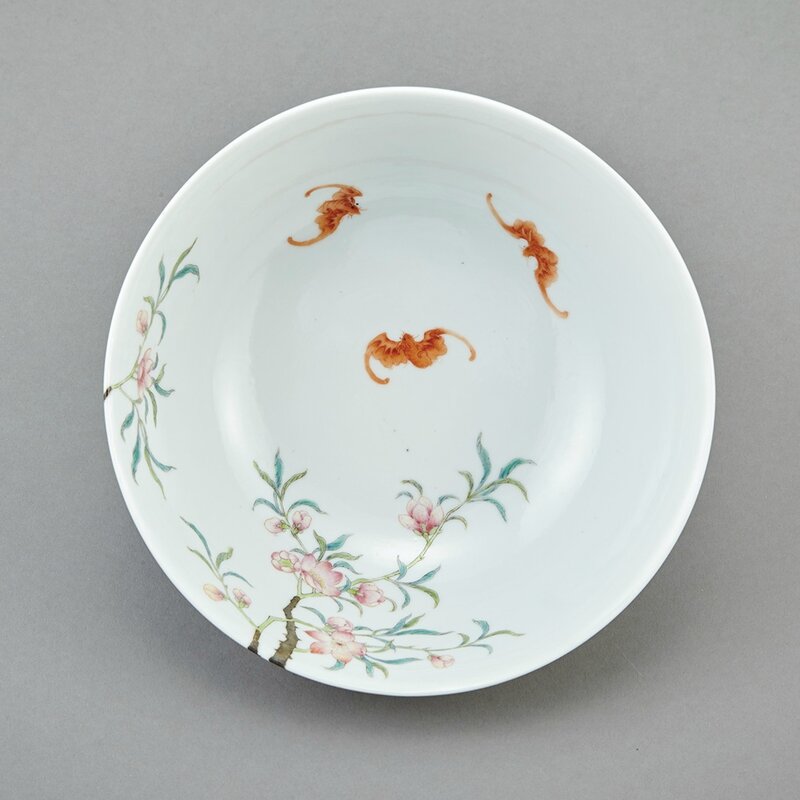 Chinese Famille Rose Enameled Porcelain Bowl, Qing Dynasty2
