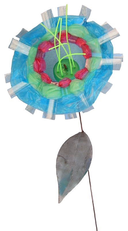 Déchets plastiques valorisation - Fleur en plastique PET tissé G. Letourneur - Objet Art Création Recyclage Récupération Waste plastic