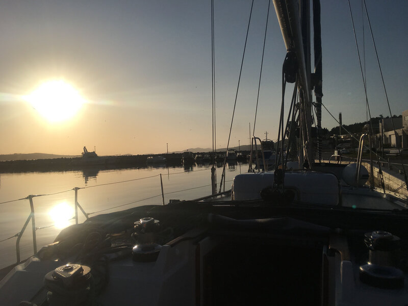 Sali, lever du soleil sur le port vu du quai ouest, samedi 13 mars 2021