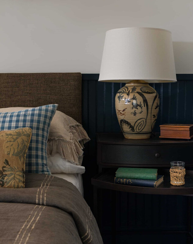 Heidi-Caillier-Design-Seattle-interior-designer-the-cabin-and-the-snug-guest-bedroom-vignette-ceramic-lamp
