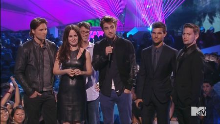 fashion_scans_remastered-twilight-mtv_vma-2012-scanned_by_vampirehorde-hq-4