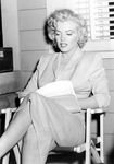 Niagara_scene_020_BlueSuit_on_set_script_withJeanPeters_1a