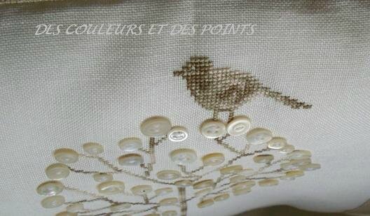 COUSSIN ARBRE BOUTONS DETAILS 2 BIS