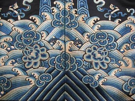 A_woman_s_midnight_blue_silk_overcoat_with_polychrome_figure_embroidery3