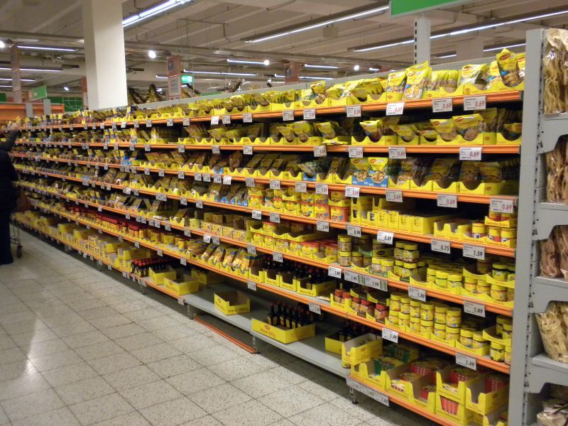 Pot De Moutarde Américaine Dans Un Rayon De Supermarché