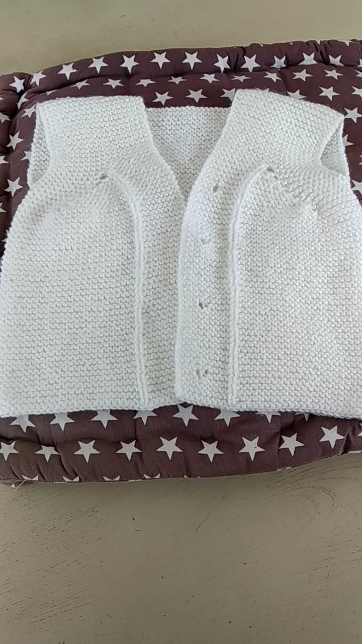 Veste Bebe Sans Manches La Malle Aux Mille Mailles