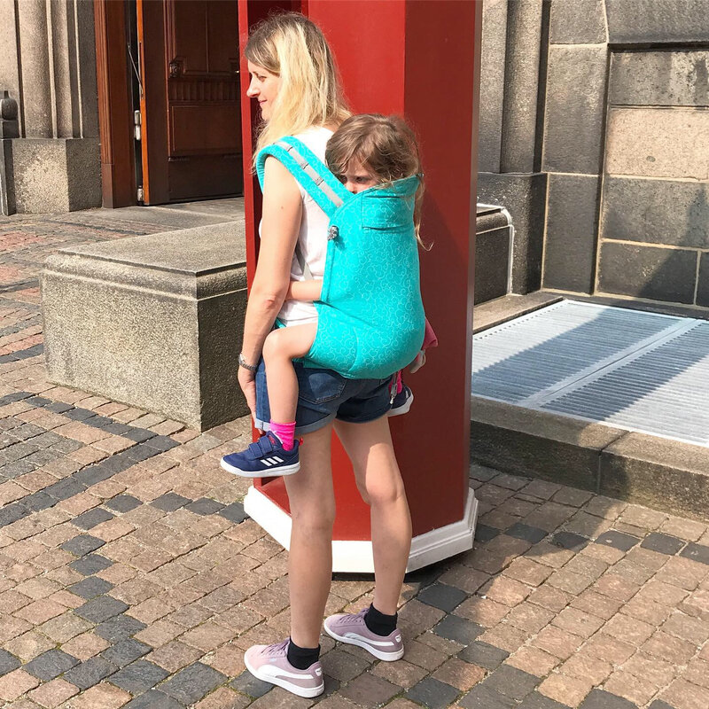 Devant le château Christiansborg (Copenhague) ©Kid Friendly