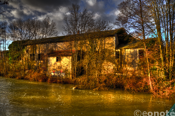 eos 7d. canon, brownfield, La Société de Filature et de Tissage, river, eonote