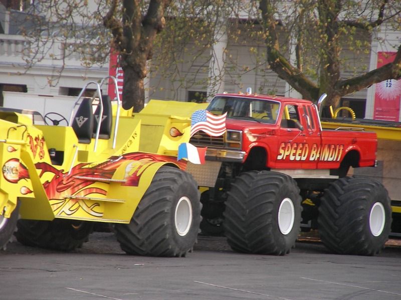 Les Monsters trucks débarquent ! Le Monde de Particules