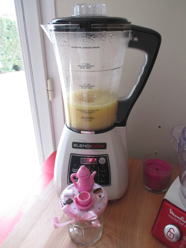 Compote de pommes cannelle avec le blender chauffant Les petites