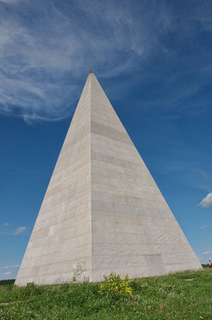 pyramide_view_land