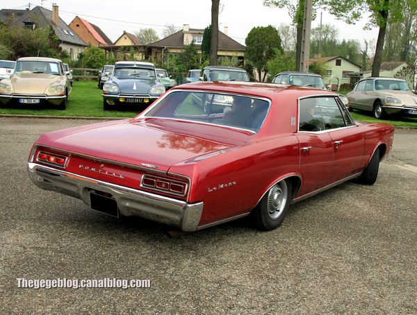 Pontiac le mans hardtop sedan de 1967 (Rencontre de véhicules anciens à Achenheim 2013) 02