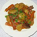 Sauté de bœuf aux carottes et pommes de terre à la sauce aigre-douc