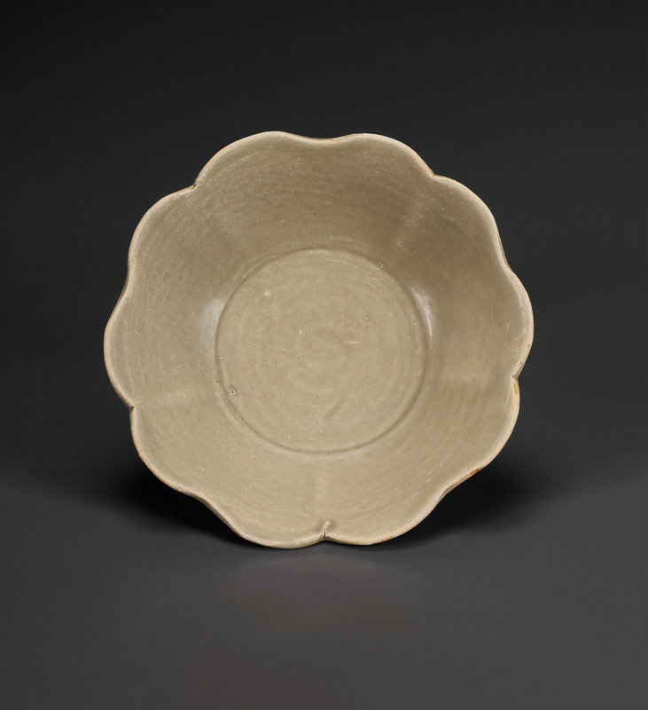 A Yue celadon foliate dish, Five Dynasties period (907-960)