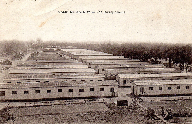 Camp de Satory, Versailles, les baraquements