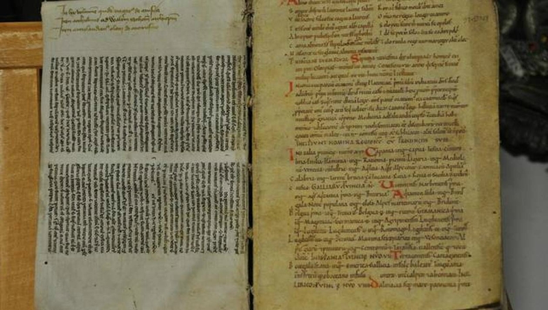livre de chant contemporain de Guillaume le Conquérant sera vendu aux enchères à Alençon-alencon-un-manuscrit-du-mont-saint-michel-du-xie-siecle-vendre