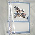 Protége carnet de santé à broder lapin