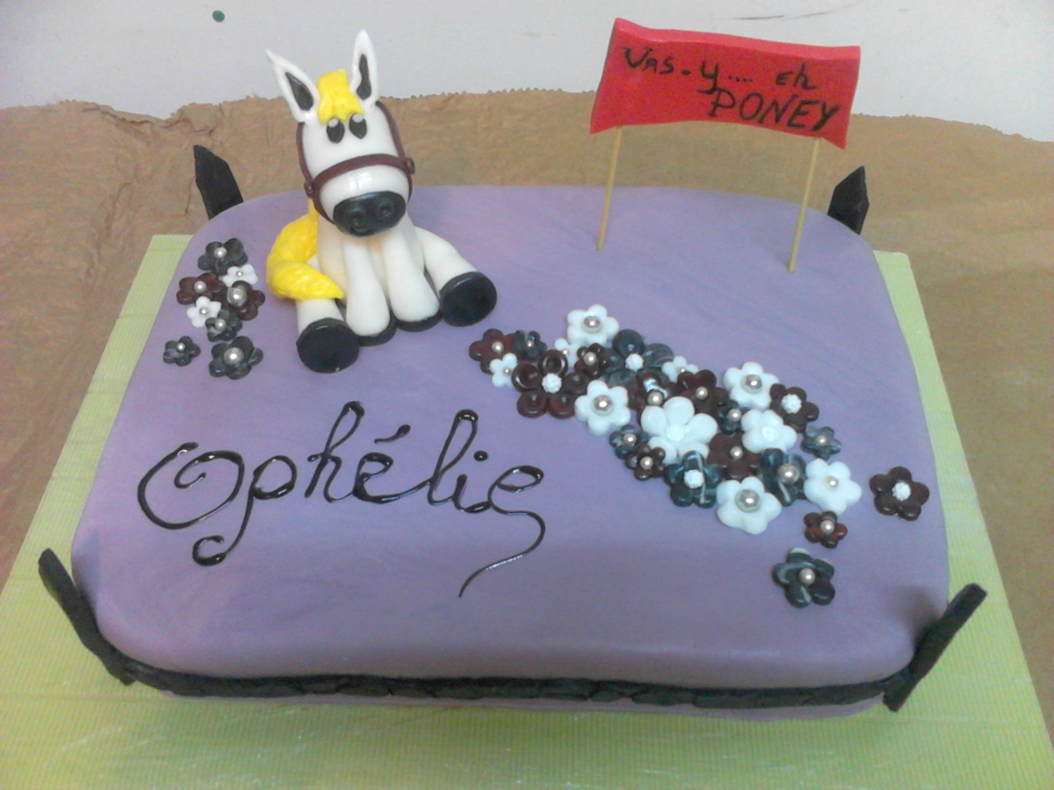 Gateau Poney Pate A Sucre Cake Poney Cake Horse Gateau Pate A Sucre Gateaux Feeriques De Sylvie