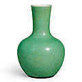 An apple-green crackled glazed bottle, qing dynasty, 18th century