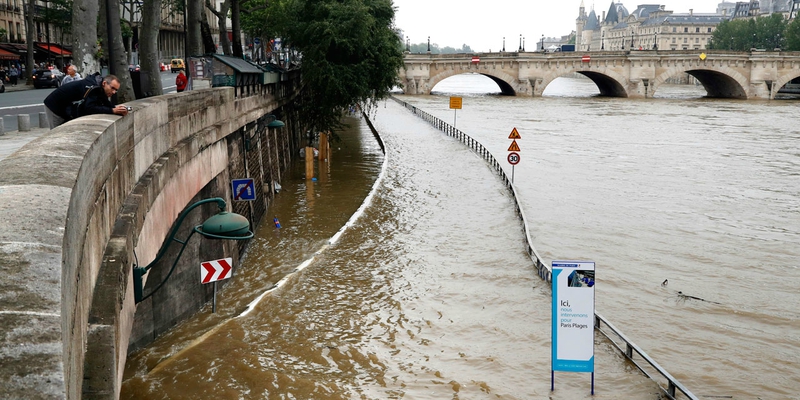 Inondations-a-Paris-la-Seine-atteint-un-pic-de-6-metres