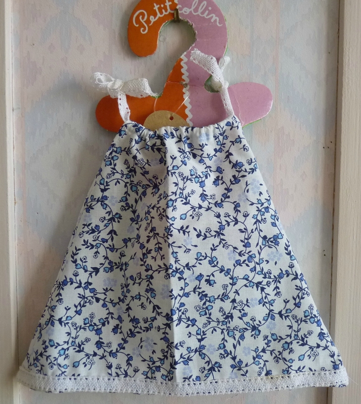 Petites robes à bretelles *** Couture tricot scrapbooking