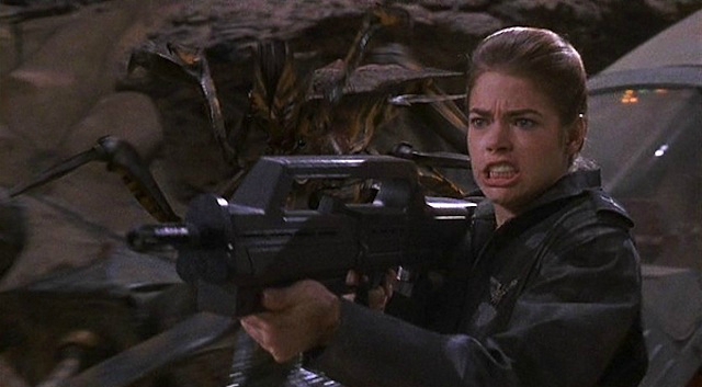 denise-richards-starship-troopers