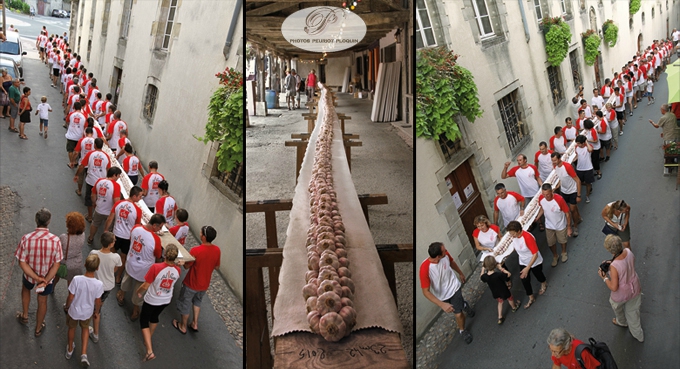 LAUTREC_fete_de_l_ail_rose_concours_de_la_plus_longue_manouille_2015_record_battu_avec_23_metres_42