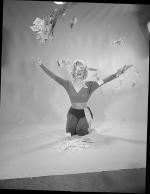 1953-06-COLLIERS_sitting-dress_gpb-sc_06-010-1-by_florea-1