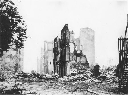 Bundesarchiv_Bild_183_H25224__Guernica__Ruinen