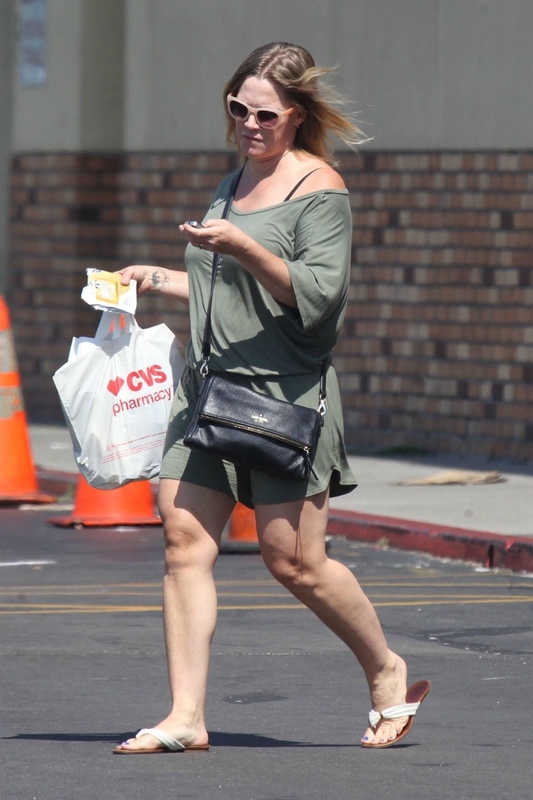 Jennie-Garth-Feet-2853571