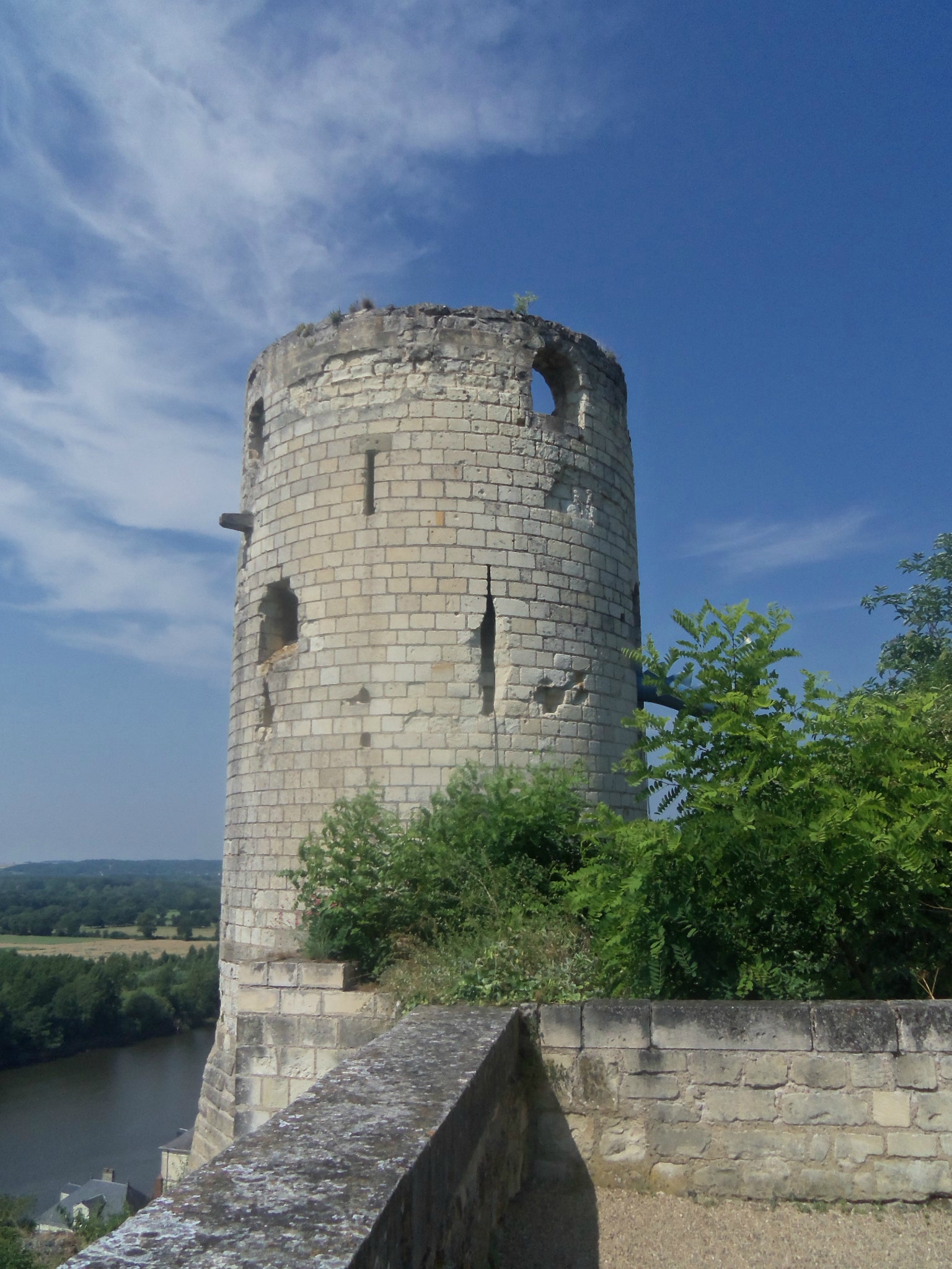 chateau de la tour du moulin