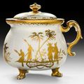 Cream jug and top with chinese figures in gold, meissen, circa 1720.