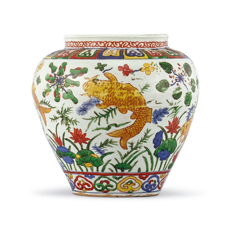 A rare wucai 'fish' jar, Mark and period of Jiajing (1522-1566)4