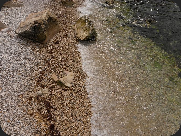 un pied dans l'eau