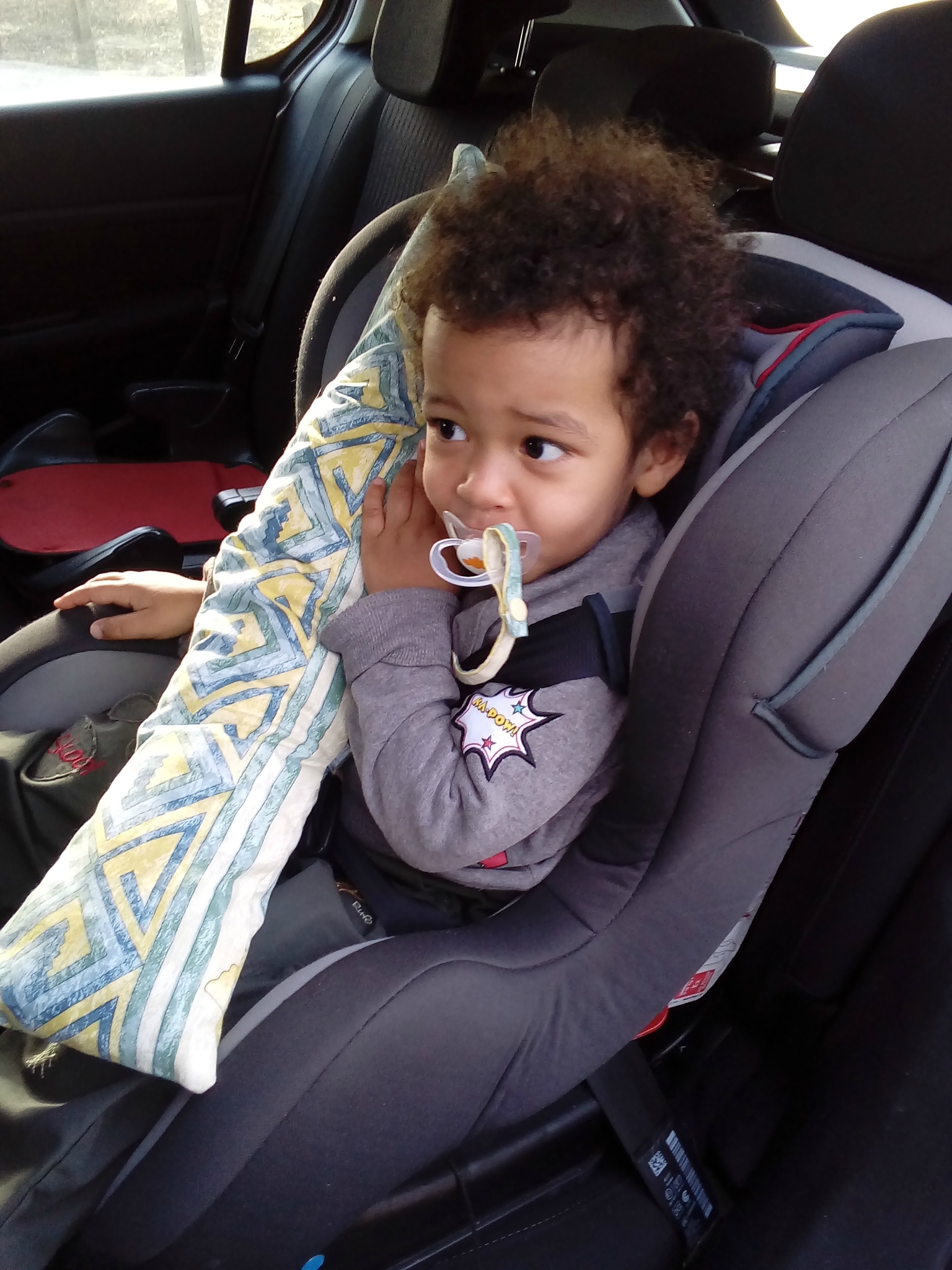 Un coussin pour la ceinture de sécurité - Fil et Petits Pois