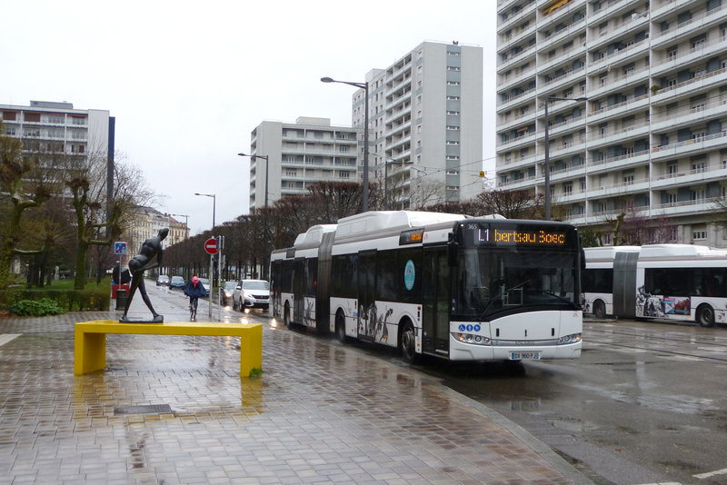 140319_1de-gaulle2