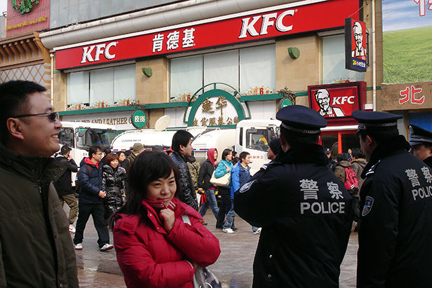 Police_2_Wangfujing_2011__Chinopsis___Adeline_Cassier