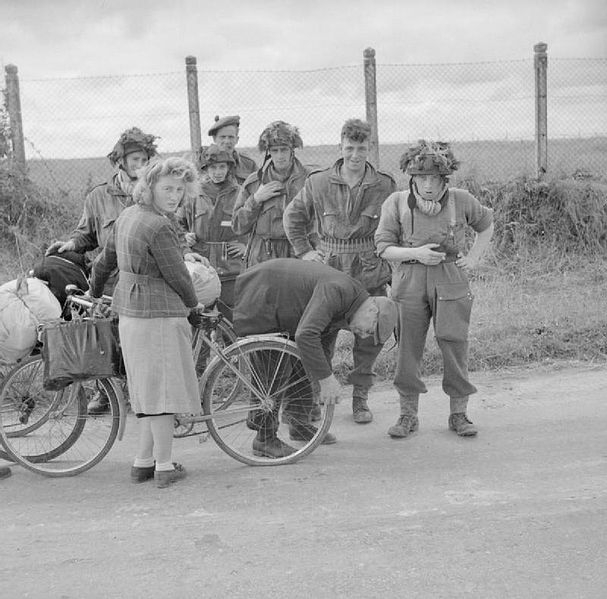 607px-The_British_Army_in_the_Normandy_Campaign_1944_B5344