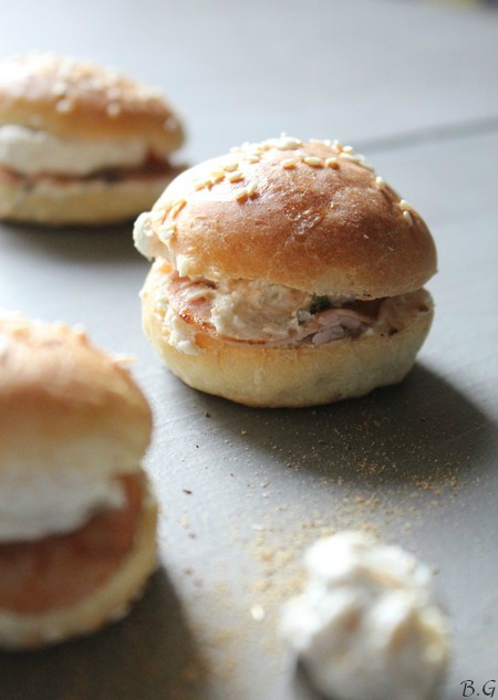 Minis buns au cumin, chèvre et bacon -Bouilles Gourmandes