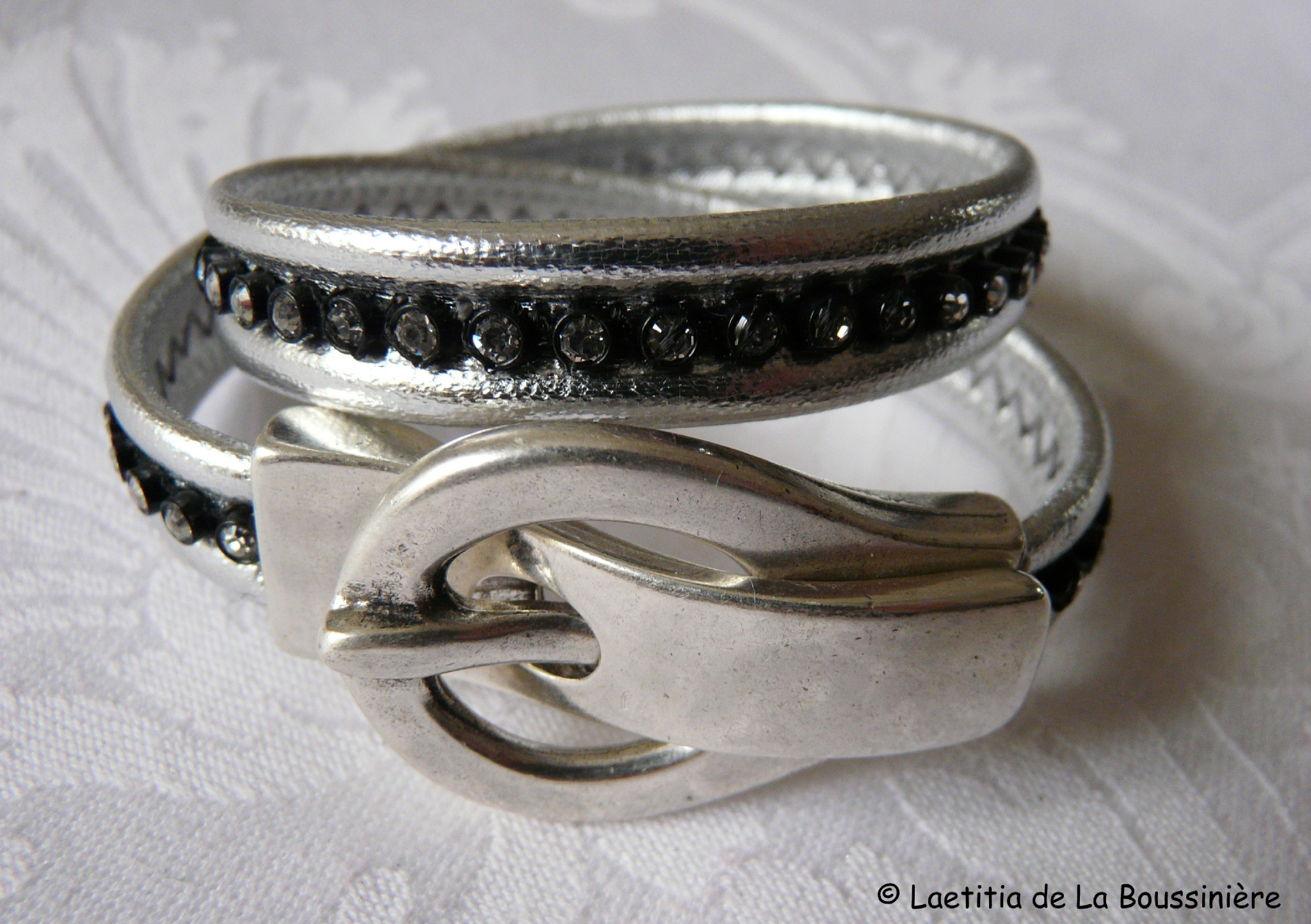 Bracelet double Ceinture de cuir (strass noir et argent)
